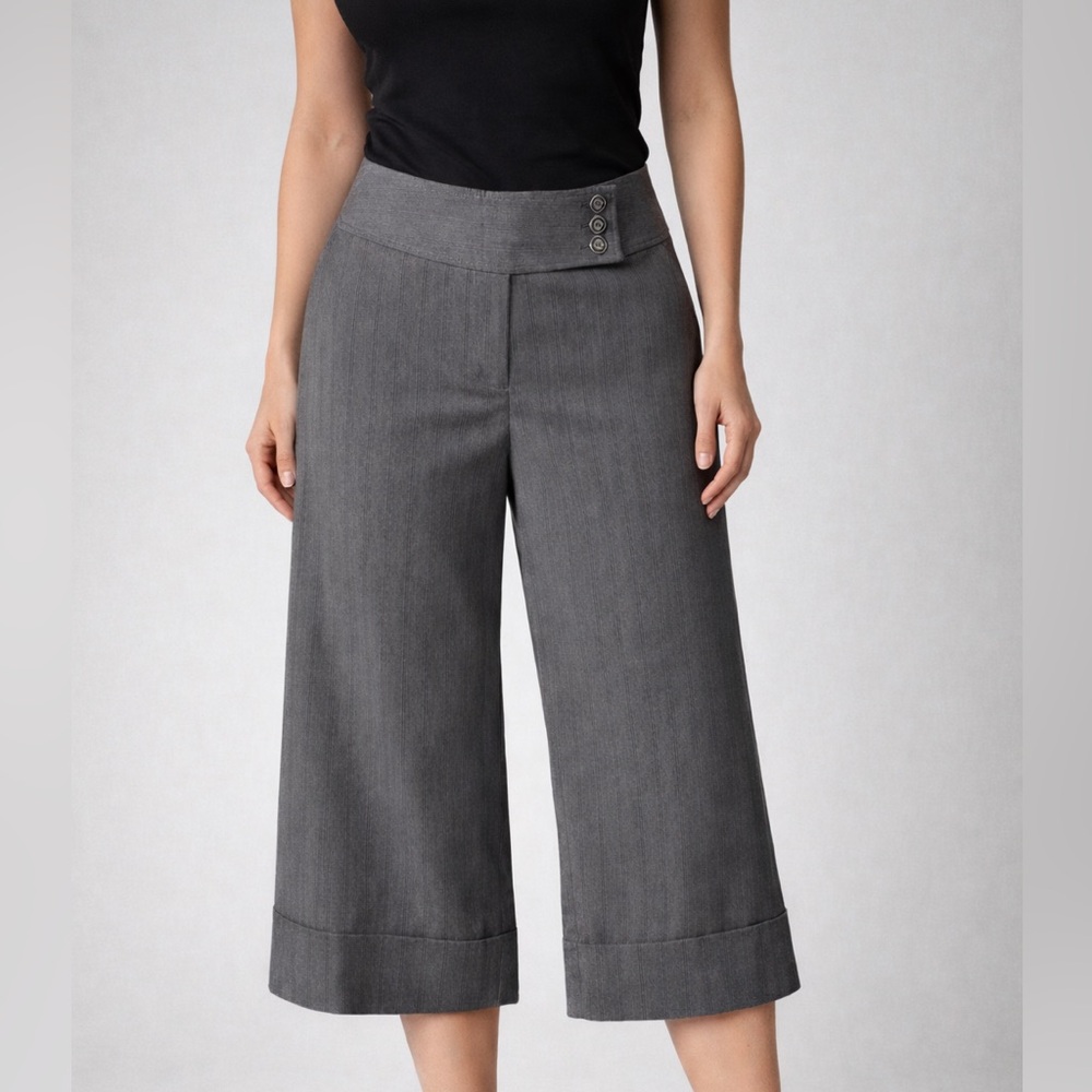 Women’s No boundaries Capri pinstripe dress wide leg pants sz 5 gray